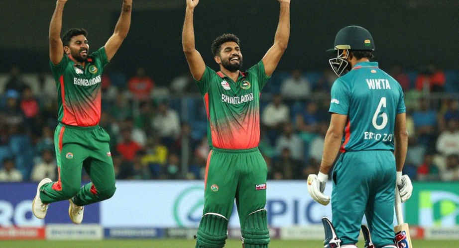 নো-বলের সেই ছয় ইঞ্চি: ক্রিকেটের যে সিদ্ধান্তগুলো কোনোদিন রিভিউ করা যায় না নো-বলের সেই ছয় ইঞ্চি: ক্রিকেটের যে সিদ্ধান্তগুলো কোনোদিন রিভিউ করা যায় না