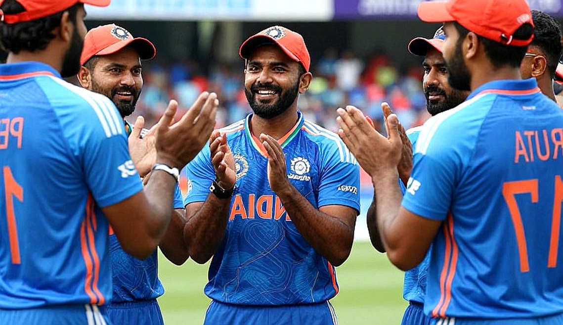 ইয়ামালের এক বিলিয়ন ক্লজ, ভিসা-বঞ্চিত ভক্ত আর ঢাকার ট্রান্সফার ডেস্ক